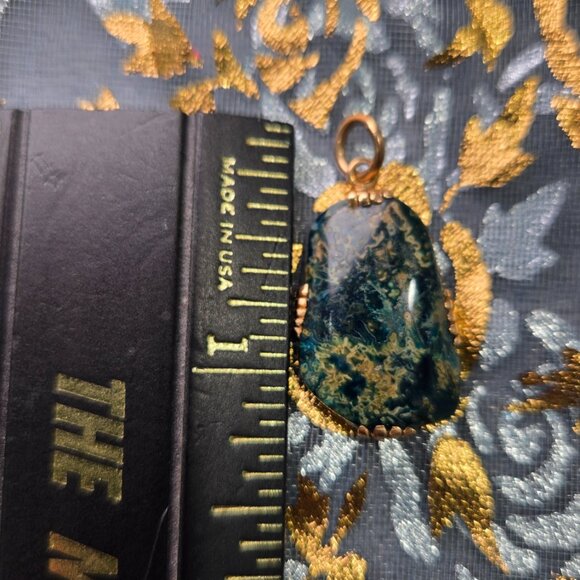 Elegant Ocean Jasper Pendant with 18K Gold – A Natural Beauty - Picture 6 of 7